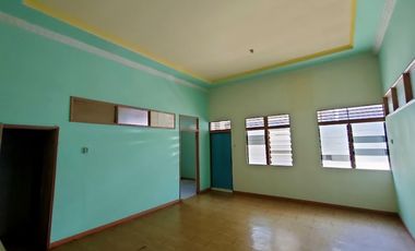 Rumah PUSAT Kota daerah Jendral Urip (Matahari Mall) 2 Lantai -4 Kamar