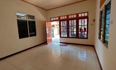 Rumah PUSAT Kota daerah Jendral Urip (Matahari Mall) 2 Lantai -4 Kamar