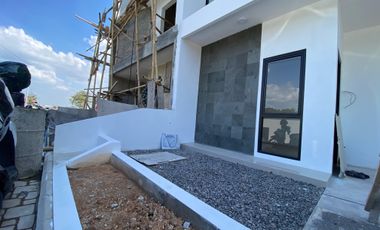 Rumah 2 Lantai Minimalis Modern Dekat UNS & Solo Safari