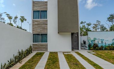 CASA EN VENTA EN PLAYA DEL CARMEN 3 HABITACIONES CON GYM, CASA CLUB ALBERCA, AREA GRILL