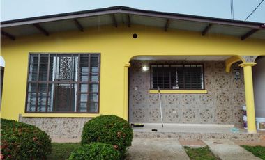 SEA CONFIABLE VENDE CASA EN URBANIZACION PARQUE DEL OESTE