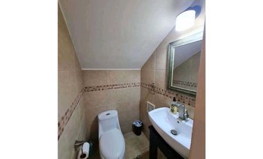 VENTA DE CASA DUPLEX EN ALBROOK, GREEN VALLEY 201M2 JP