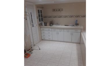 BETANIA / VILLA CACERES / 300M / 3 HABITACIONES / TERRAZA / CERCADA JC