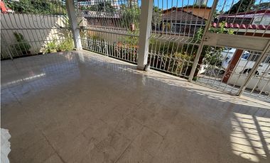 BETANIA / VILLA CACERES / 300M / 3 HABITACIONES / TERRAZA / CERCADA JC