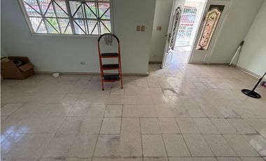 BETANIA / VILLA CACERES / 300M / 3 HABITACIONES / TERRAZA / CERCADA JC