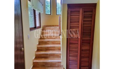 Se Vende Hermosa Casa en Altos del Maria