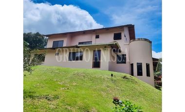 Se Vende Hermosa Casa en Altos del Maria