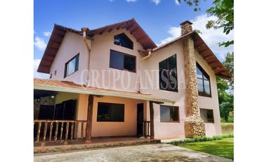 Se Vende Hermosa Casa en Altos del Maria