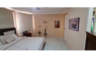 En venta casa remodelada en Albrook