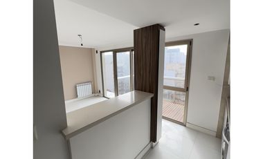 3 Ambientes al frente c/cochera