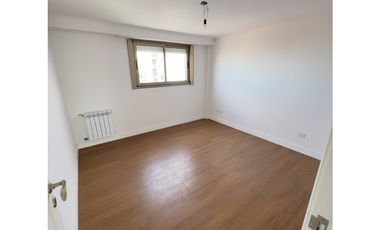 3 Ambientes al frente c/cochera