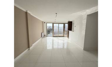 3 Ambientes al frente c/cochera