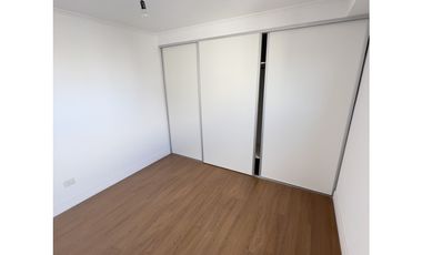 3 Ambientes al frente c/cochera