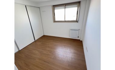 3 Ambientes al frente c/cochera