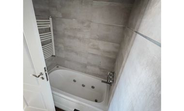 3 Ambientes al frente c/cochera