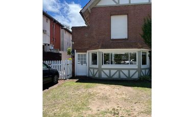 CHALET PH AMOBLADO CON COCHERA - PINAMAR