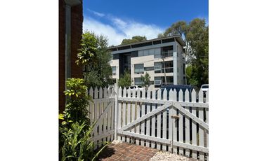 CHALET PH AMOBLADO CON COCHERA - PINAMAR