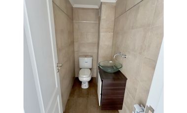 2 Ambientes con cochera descubierta