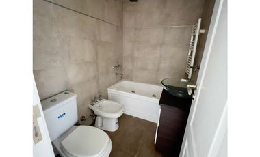 2 Ambientes con cochera descubierta