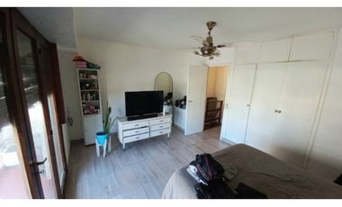 Casa-Chalet de 5 amb. sobre lote de 201 m² totales. Cel: 223542----