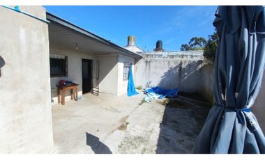 Casa-Chalet de 5 amb. sobre lote de 201 m² totales. Cel: 223542----