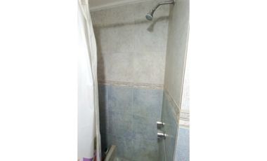 Casa-Chalet de 5 amb. sobre lote de 201 m² totales. Cel: 223542----