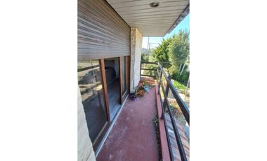 Casa-Chalet de 5 amb. sobre lote de 201 m² totales. Cel: 223542----