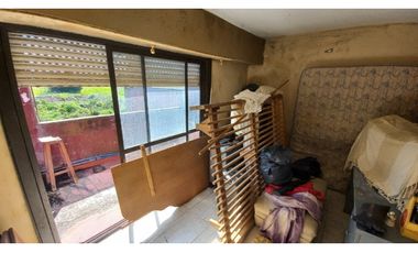 Casa-Chalet de 5 amb. sobre lote de 201 m² totales. Cel: 223542----