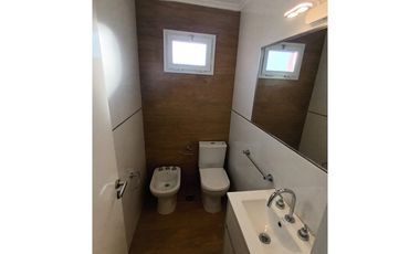 Departamento 3 ambientes c/ balcón exterior y cochera — Plaza Mitre