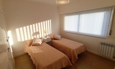 Departamento 3 ambientes c/ balcón exterior y cochera — Plaza Mitre