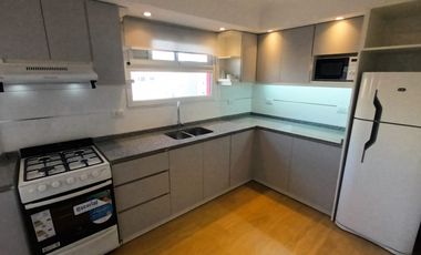 Departamento 3 ambientes c/ balcón exterior y cochera — Plaza Mitre