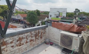 Dijual murah ruko 2,5 lantai jln.kusuma negara Yogyakarta