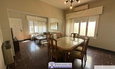 Casa en venta c/ cochera en 9 de Julio