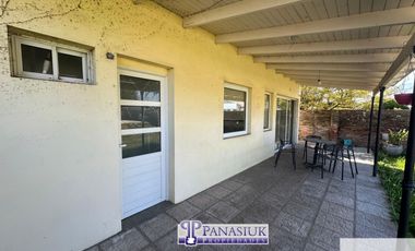 Casa en venta c/ cochera en 9 de Julio