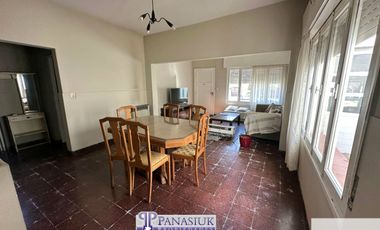 Casa en venta c/ cochera en 9 de Julio