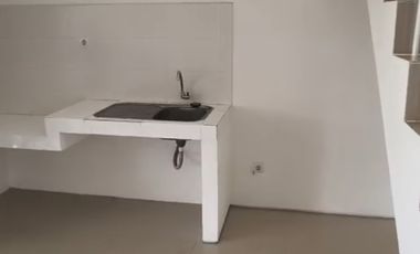 Disewakan rumah royal residence Wiyung Surabaya barat 3 lantai