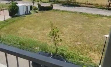 Disewakan rumah royal residence Wiyung Surabaya barat 3 lantai