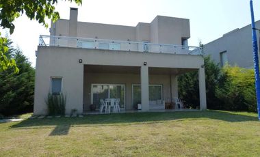 Casa en venta en Berazategui Este