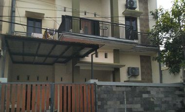 Rumah Bagus 2 Lantai, Perum Pondok Jati, Sidoarjo Kota