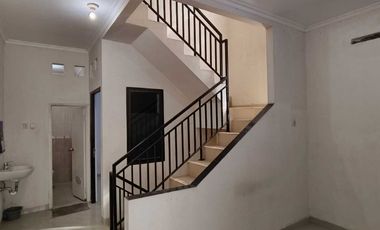 Disewakan rumah siap huni 3 lantai di tj duren jakbar