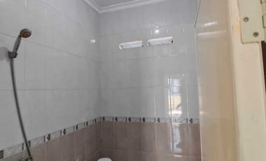 Disewakan rumah siap huni 3 lantai di tj duren jakbar