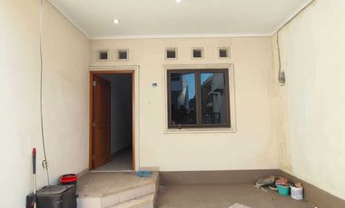 Disewakan rumah siap huni 3 lantai di tj duren jakbar