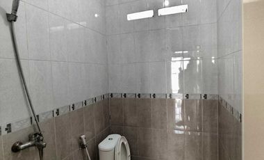 Disewakan rumah siap huni 3 lantai di tj duren jakbar