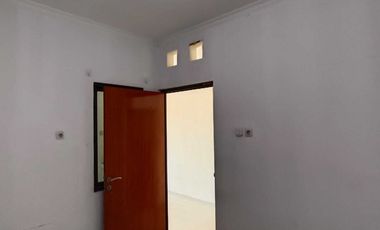 Disewakan rumah siap huni 3 lantai di tj duren jakbar