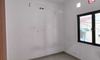 Disewakan rumah siap huni 3 lantai di tj duren jakbar