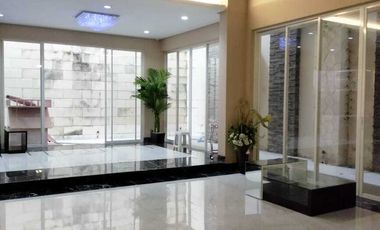 Rumah 2 Lantai Bagus Furnished di Graha Famili Siap Huni