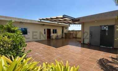 House with apartments and a suite for sale, South Guayaquil