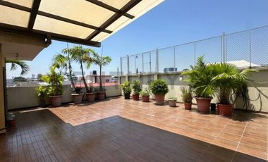 House with apartments and a suite for sale, South Guayaquil