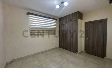 House with apartments and a suite for sale, South Guayaquil
