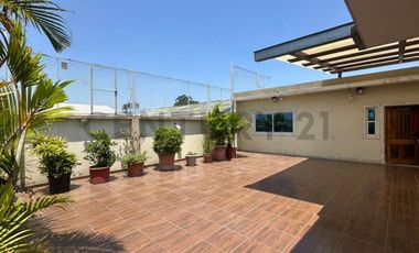 House with apartments and a suite for sale, South Guayaquil